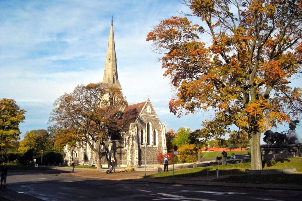 St Albans Church in Churchill Park