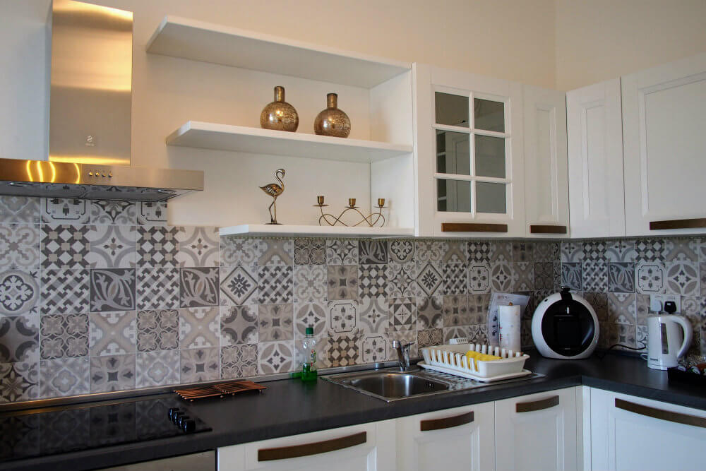 The fully equiped kitchen in our townhouse Airbnb in Floriana, on the outskirts of Valletta