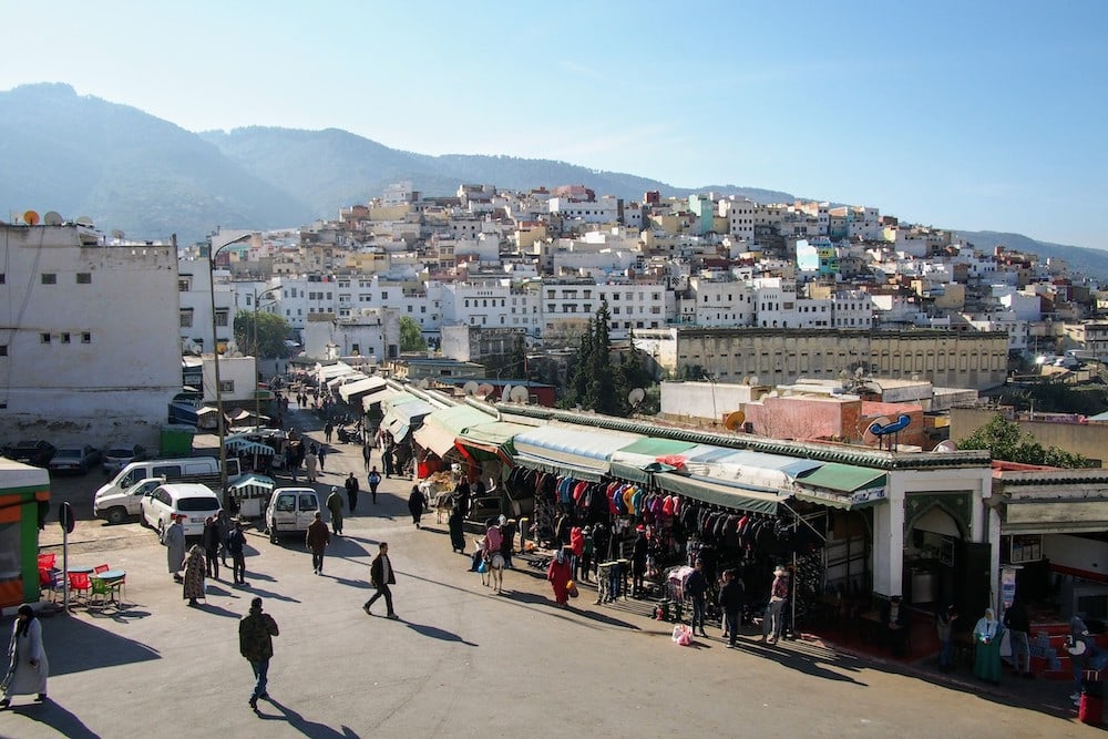Moulay Idriss rests atop a small hill