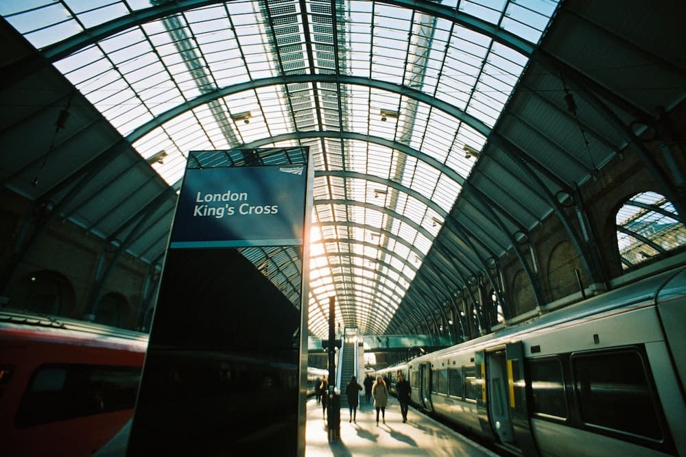 Travel by train from London to Hitchin via Kings Cross station